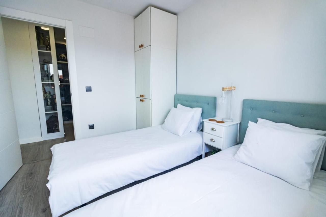 Apartmán Lujoso Atico Entre 2 Playas Con Garaje, Terraza, Vistas Y Wifi Gijón Exteriér fotografie