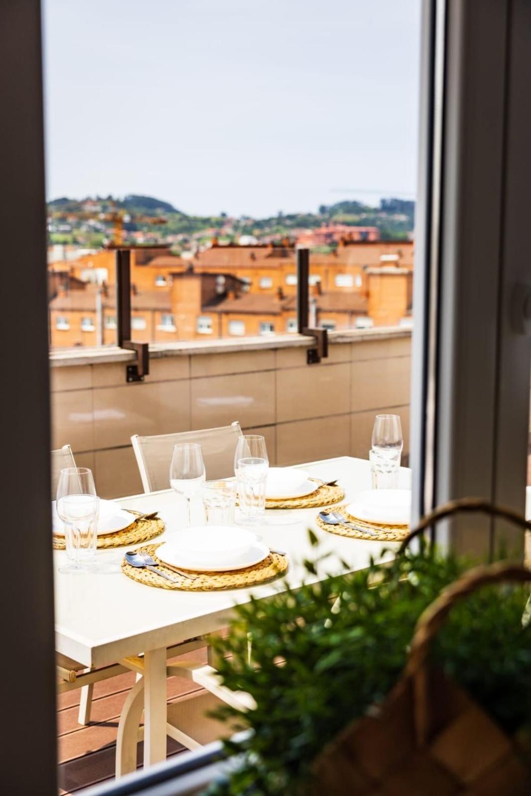 Apartmán Lujoso Atico Entre 2 Playas Con Garaje, Terraza, Vistas Y Wifi Gijón Exteriér fotografie
