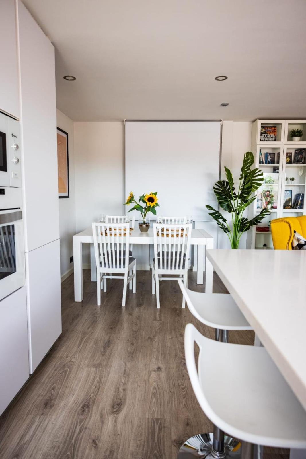 Apartmán Lujoso Atico Entre 2 Playas Con Garaje, Terraza, Vistas Y Wifi Gijón Exteriér fotografie